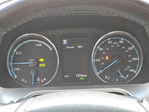 Used 2017 Toyota RAV4 Limited image 30