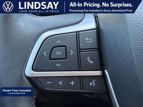 Used 2022 Toyota Highlander XLE FWD image 23