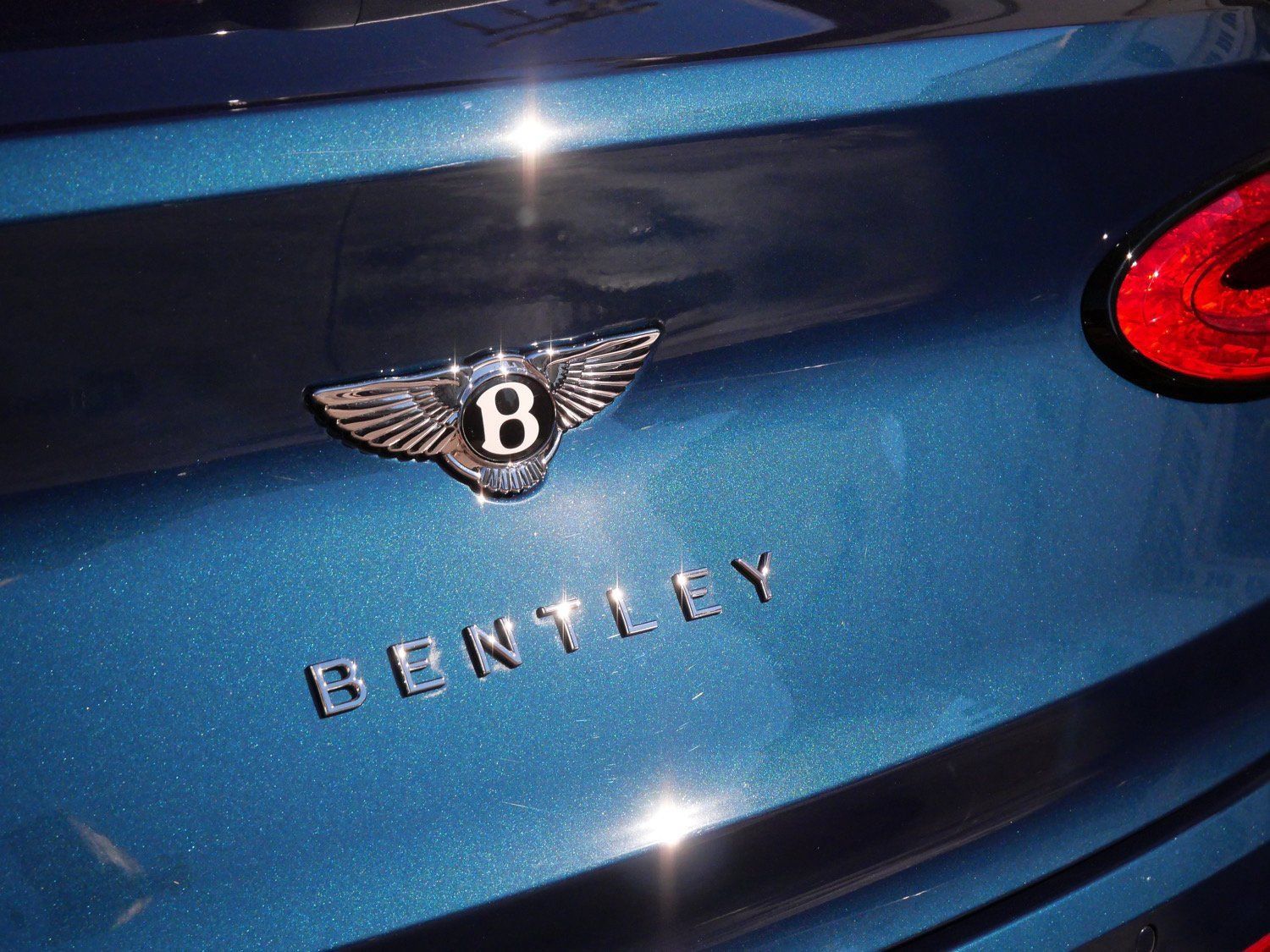 Used 2025 Bentley Bentayga Extended Wheelbase AWD/4WD image 8