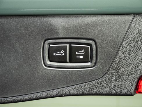 New 2026 Porsche Cayenne Turbo Electric AWD/4WD image 32