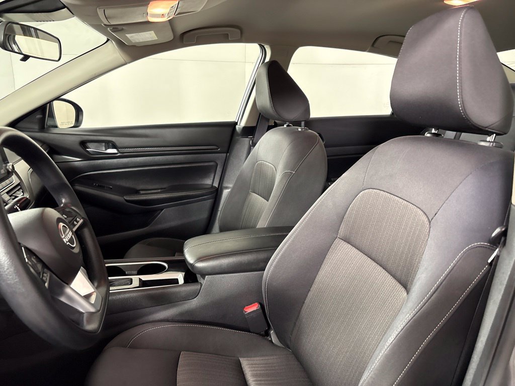 Used 2024 Nissan Altima 2.5 SV FWD image 27