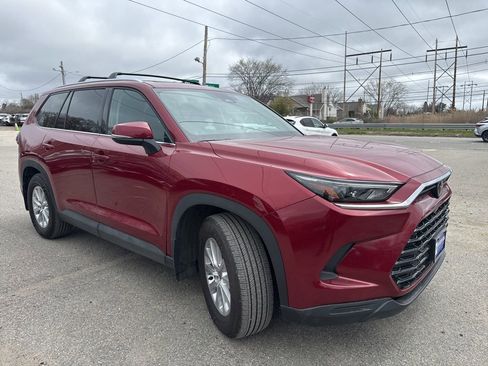 Used 2026 Toyota Grand Highlander AWD image 3