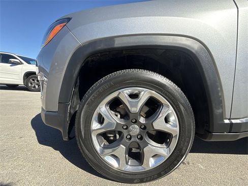 Used 2019 Jeep Compass Limited image 10
