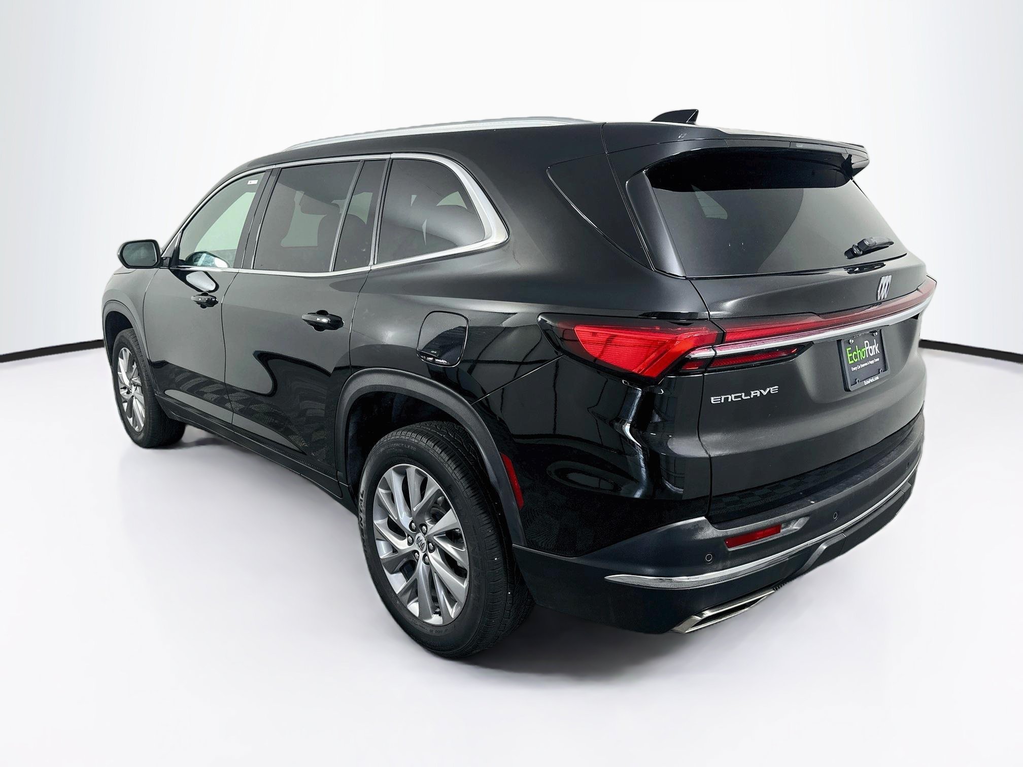 Used 2025 Buick Enclave Preferred FWD image 5