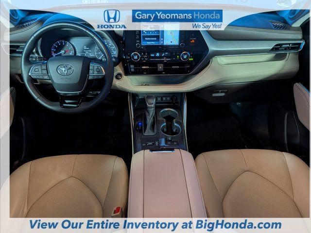 Used 2020 Toyota Highlander Limited FWD image 15