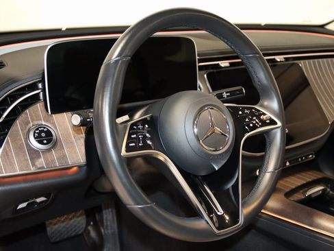 Used 2025 Mercedes-Benz E 350 4MATIC Sedan image 43