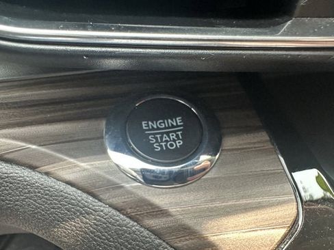 Used 2022 Ford Explorer Limited w/ Equipment Group 301A image 14