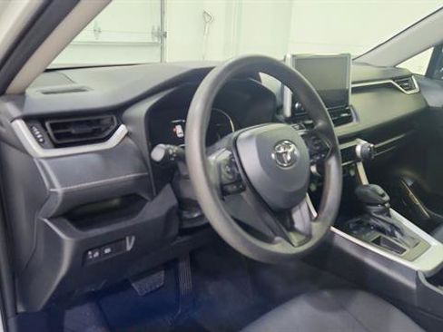 Used 2025 Toyota RAV4 XLE FWD image 11