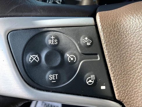 Used 2017 GMC Yukon SLT image 11