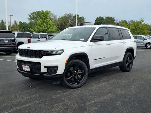 Used 2023 Jeep Grand Cherokee L Laredo AWD/4WD image 2