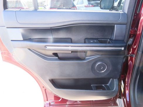 Used 2021 Ford Expedition XLT image 21