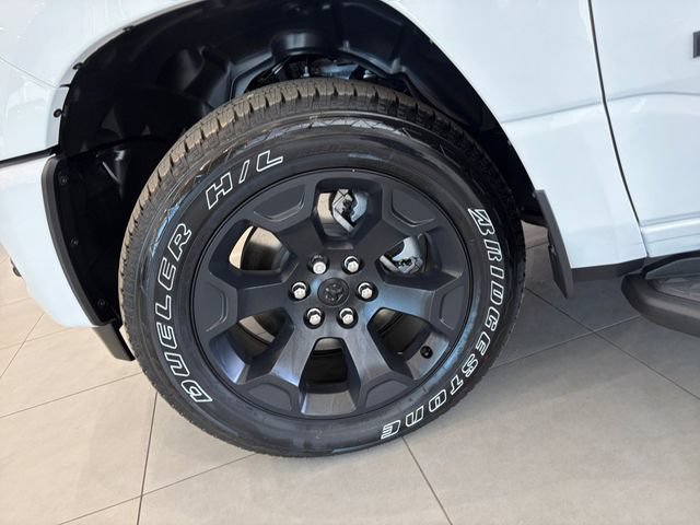 New 2026 RAM 1500 Express AWD/4WD image 11