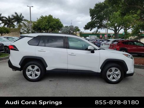 Used 2021 Toyota RAV4 XLE w/ Convenience Package FWD image 9