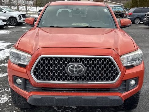 Used 2017 Toyota Tacoma SR5 image 3