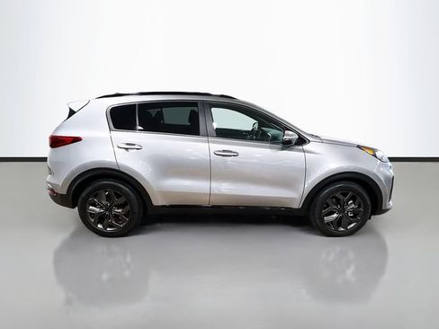 Used 2022 Kia Sportage Nightfall Edition FWD image 8