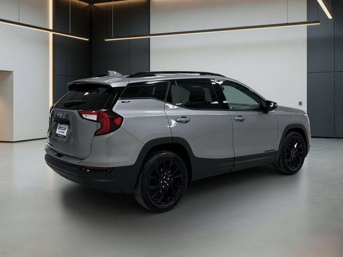 Used 2024 GMC Terrain SLT w/ Elevation Edition FWD image 6