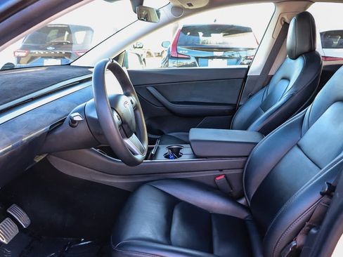 Used 2020 Tesla Model Y Long Range image 14