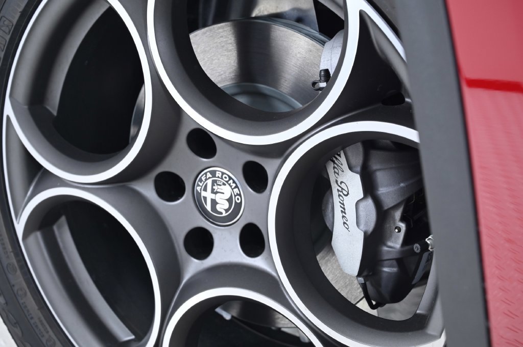 New 2025 Alfa Romeo Stelvio Sprint w/ Convenience Package AWD/4WD image 25