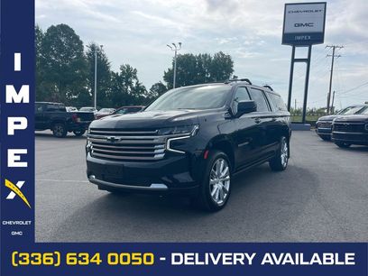 Used 2023 Chevrolet Suburban High Country w/ Premium Package 2