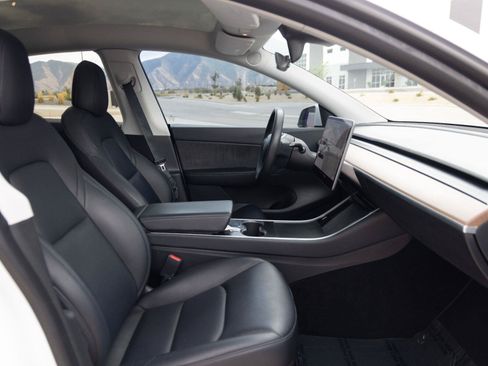 Used 2020 Tesla Model Y Long Range AWD/4WD image 25