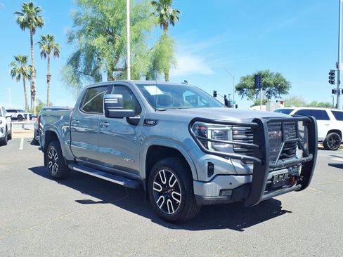 Used 2024 GMC Sierra 1500 AT4 w/ Technology Package AWD/4WD image 3