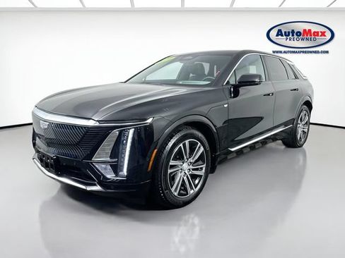 Used 2024 Cadillac Lyriq Luxury AWD/4WD image 3