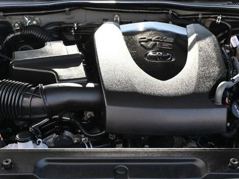 Used 2022 Toyota Tacoma TRD Off-Road w/ TRD Premium Off Road Package RWD image 23