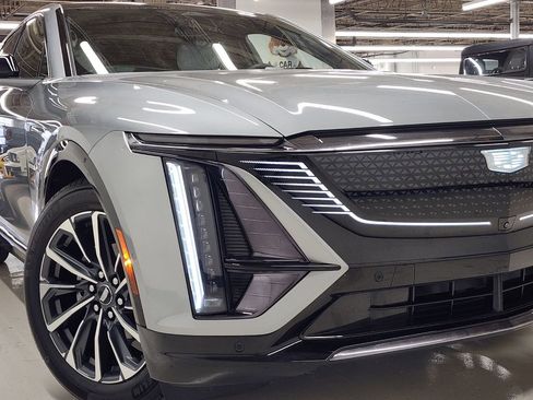 Used 2024 Cadillac Lyriq Sport image 36