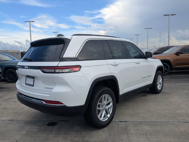New 2026 Jeep Grand Cherokee Laredo X RWD image 4