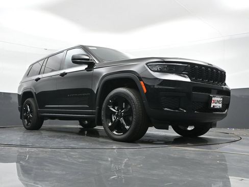 New 2025 Jeep Grand Cherokee L Altitude image 42