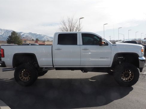 Used 2015 GMC Sierra 2500 SLE w/ SLE Preferred Package image 4
