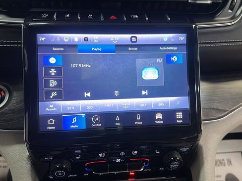 Used 2023 Jeep Grand Cherokee L Overland image 19