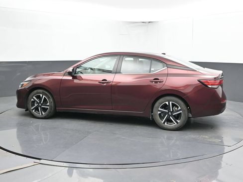 Used 2024 Nissan Sentra SV FWD image 9