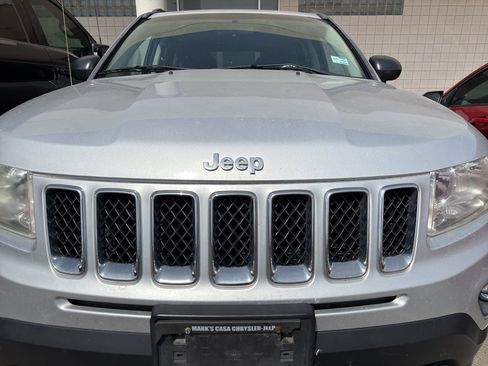 Used 2012 Jeep Compass Sport image 2