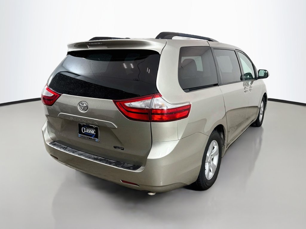 Used 2017 Toyota Sienna LE FWD image 7