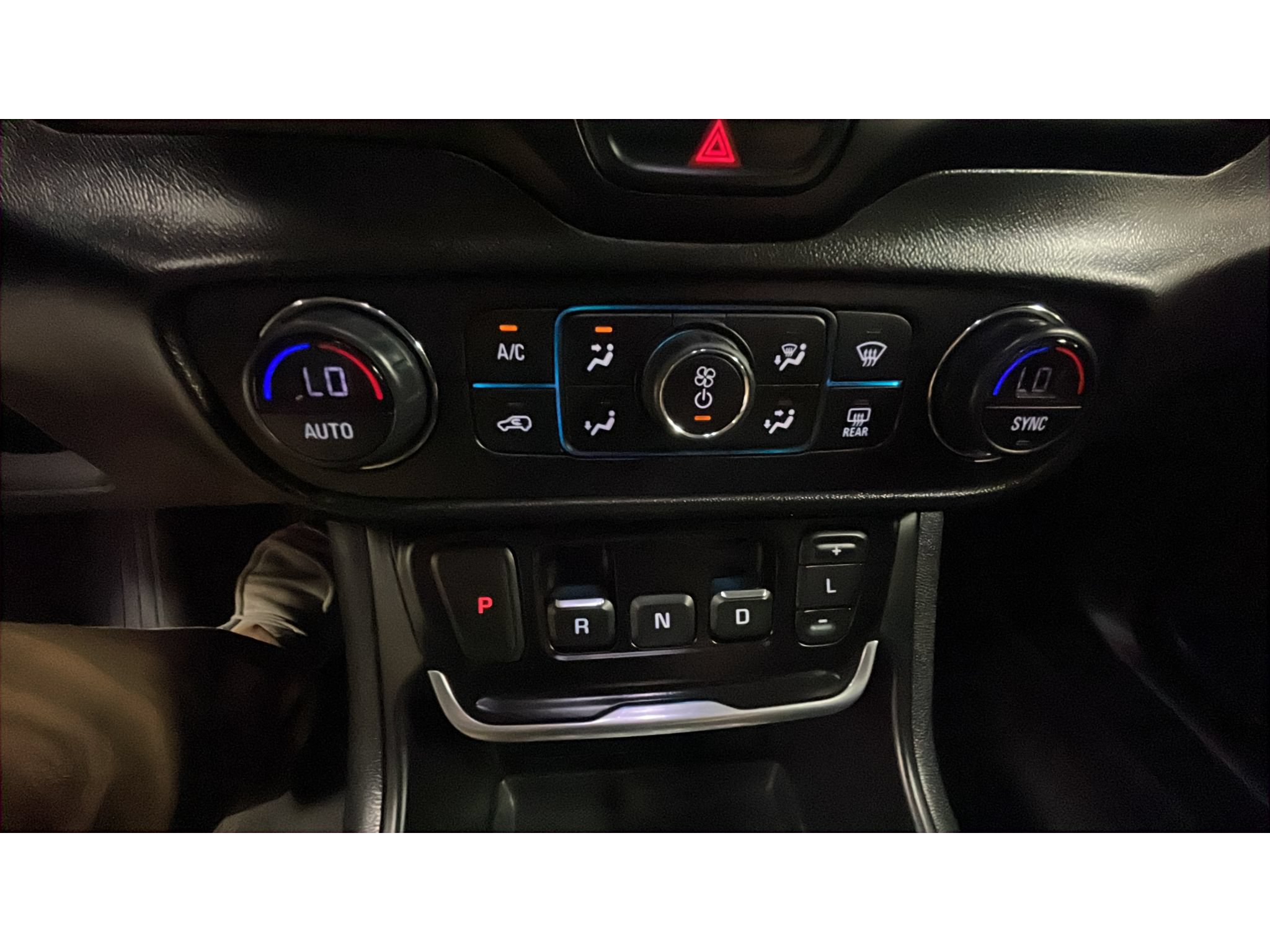 Used 2020 GMC Terrain SLT AWD/4WD image 13