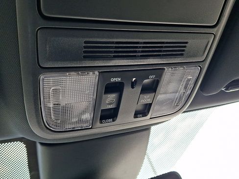 Used 2024 Honda Odyssey Sport image 28