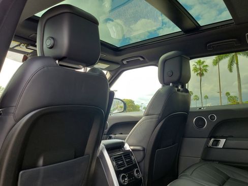 Used 2021 Land Rover Range Rover Sport HSE Silver Edition image 13