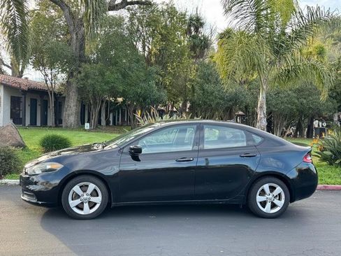Used 2015 Dodge Dart SXT image 2