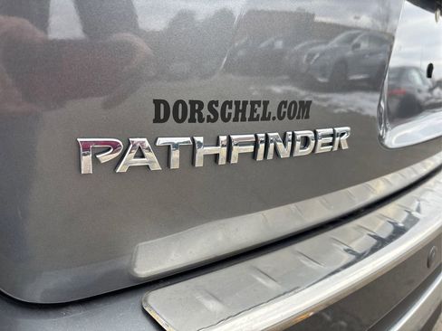 Used 2016 Nissan Pathfinder SV image 14