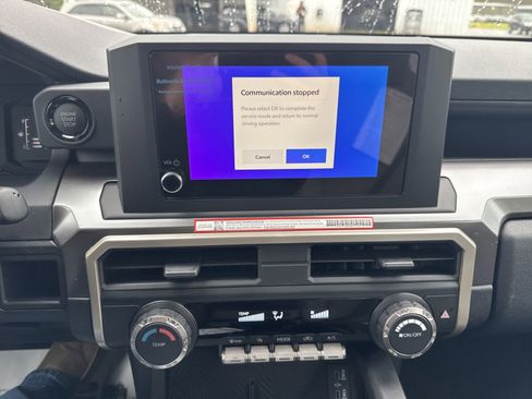 New 2025 Toyota Tacoma 2WD Double Cab image 18