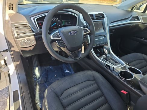 Used 2013 Ford Fusion SE image 16