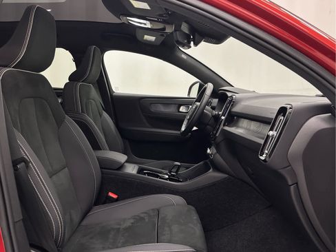 Used 2023 Volvo C40 P8 Recharge Plus image 18