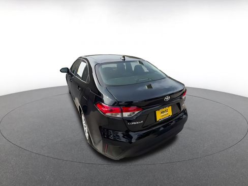 Used 2025 Toyota Corolla LE FWD image 11