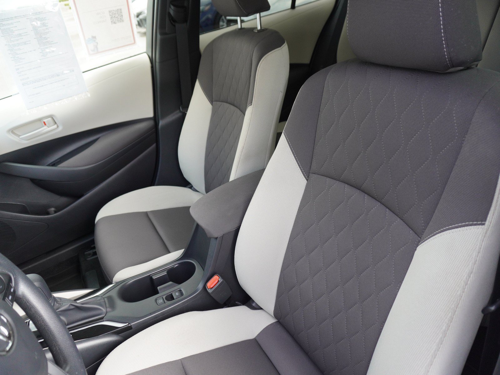 Used 2026 Toyota Corolla LE FWD image 19