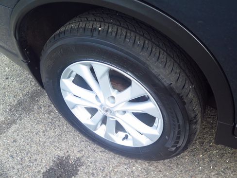 Used 2016 Nissan Rogue SV w/ SV Premium Package image 22