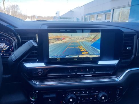 Used 2024 Chevrolet Silverado 2500 LT image 13