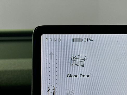 Used 2025 Tesla Model 3 Long Range image 12