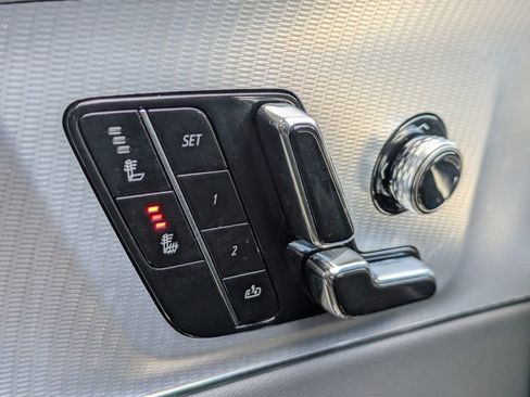 Certified 2024 Cadillac Lyriq Tech w/ Driver Assist Package image 21