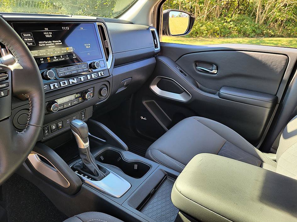 Certified 2025 Nissan Frontier SV w/ SV Convenience Package RWD image 17